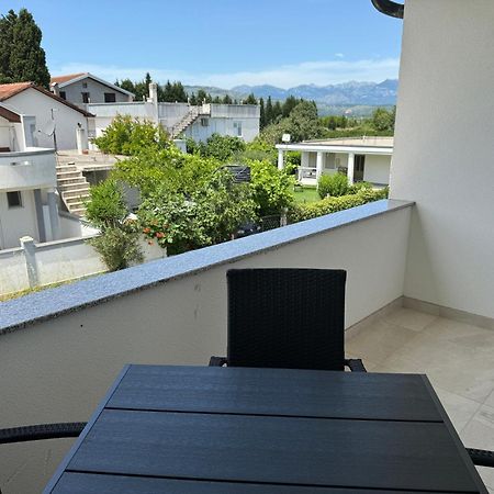 Adla Apartmani Улцин Екстериор снимка