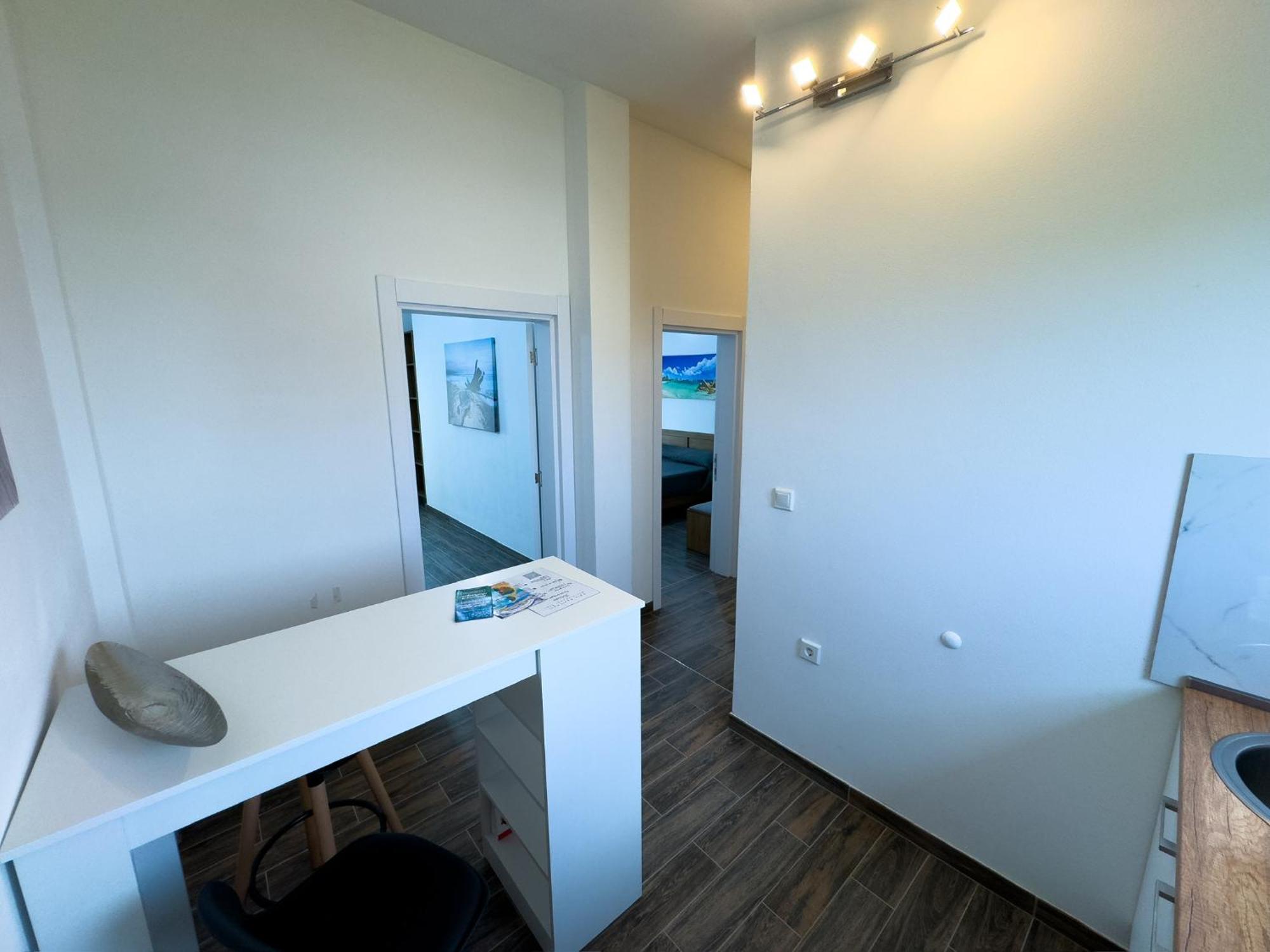 Adla Apartmani Улцин Екстериор снимка