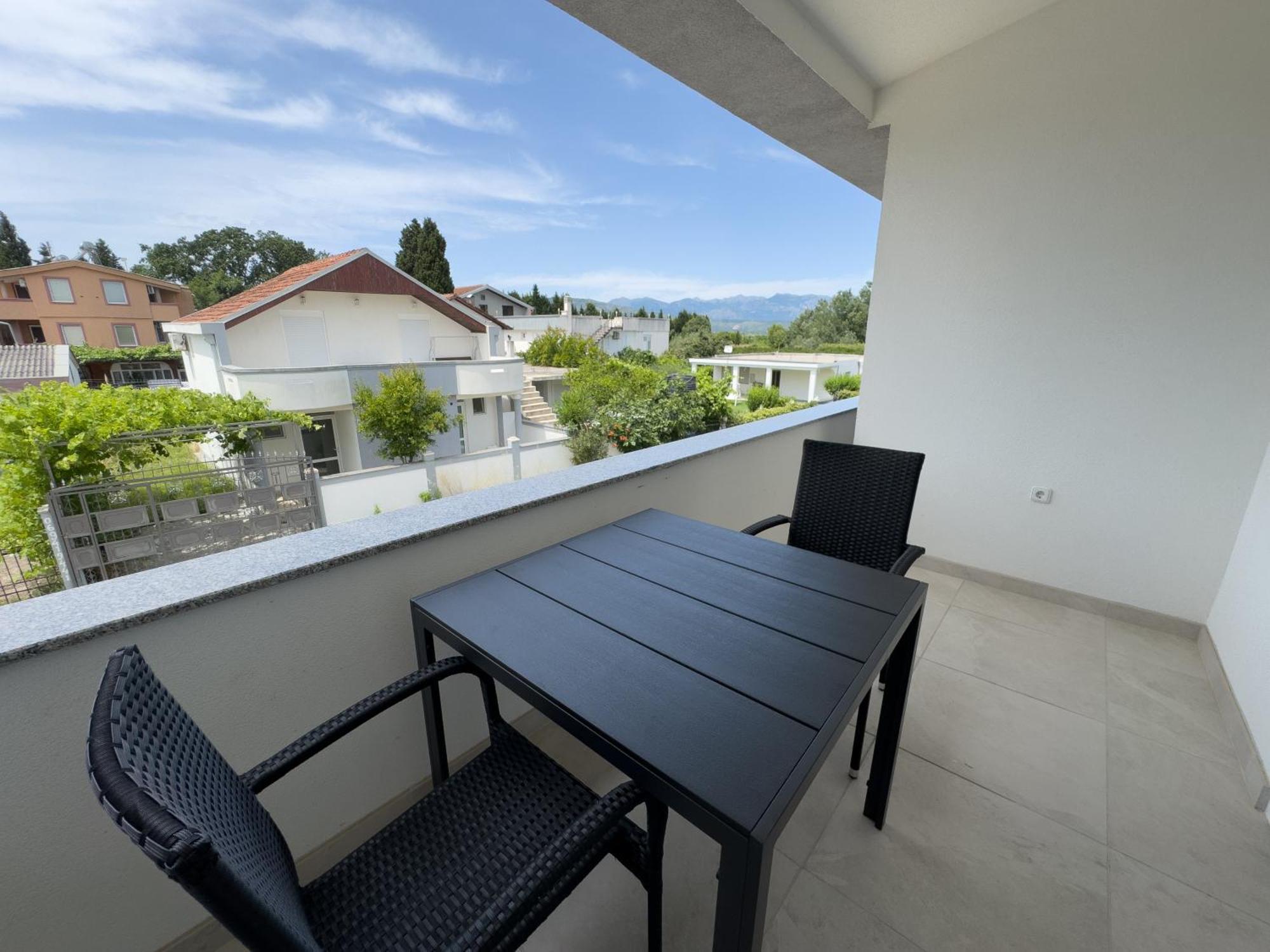 Adla Apartmani Улцин Екстериор снимка