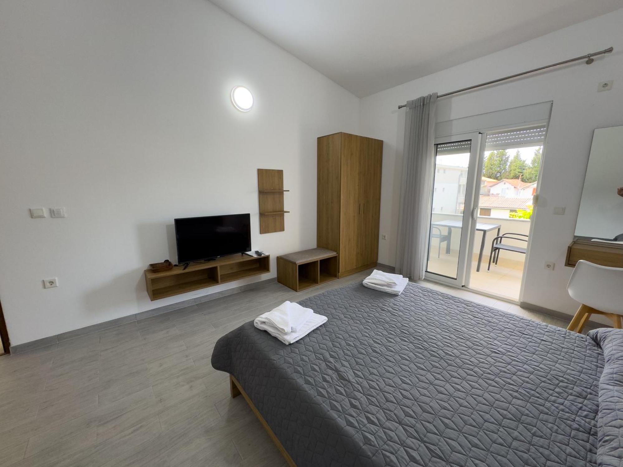 Adla Apartmani Улцин Екстериор снимка