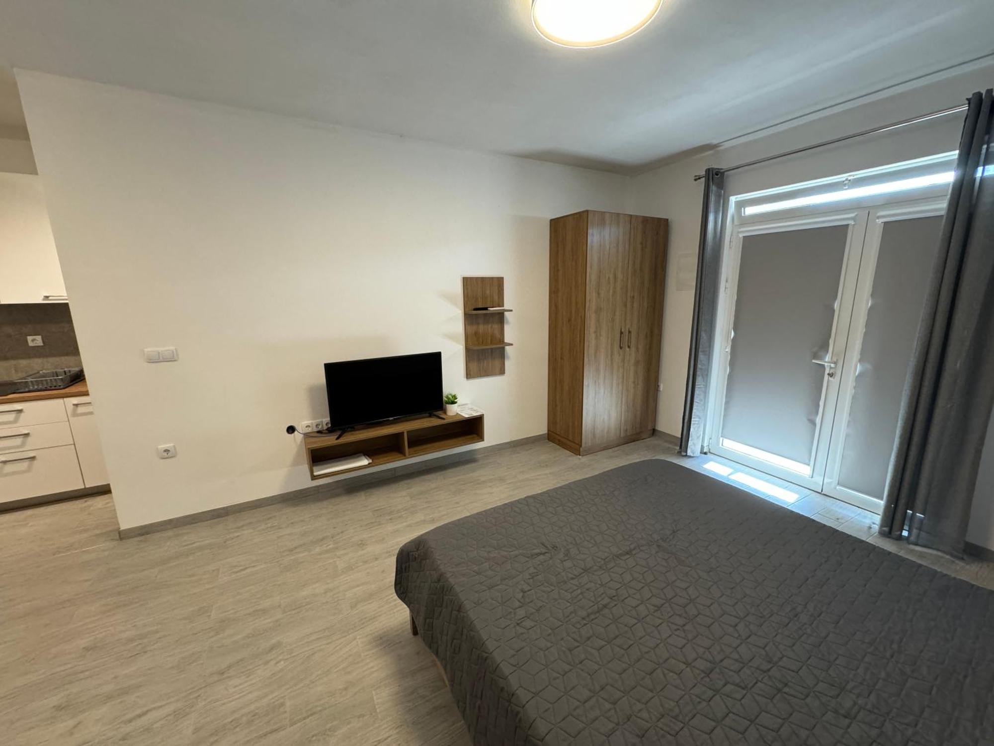 Adla Apartmani Улцин Екстериор снимка
