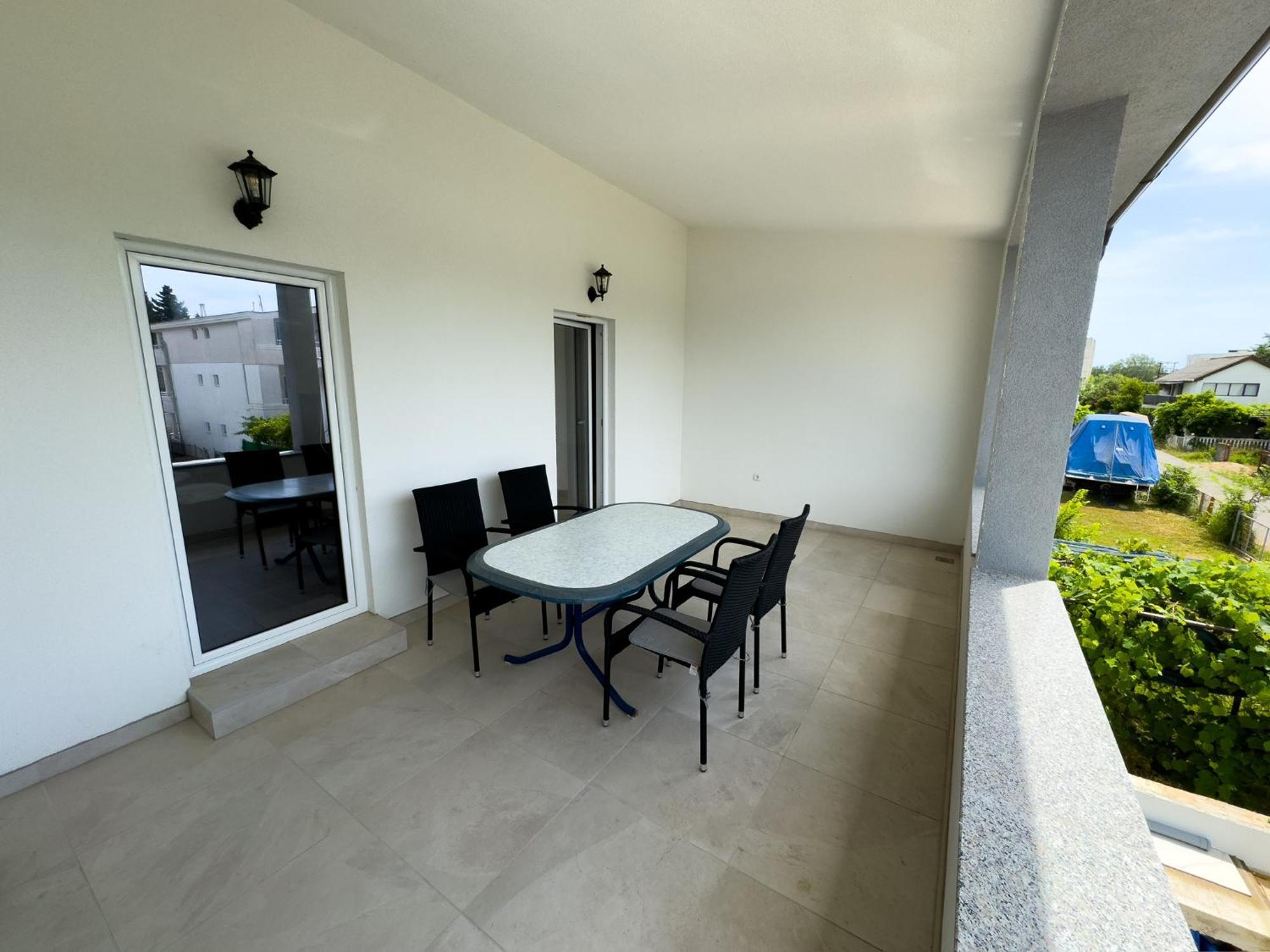 Adla Apartmani Улцин Екстериор снимка