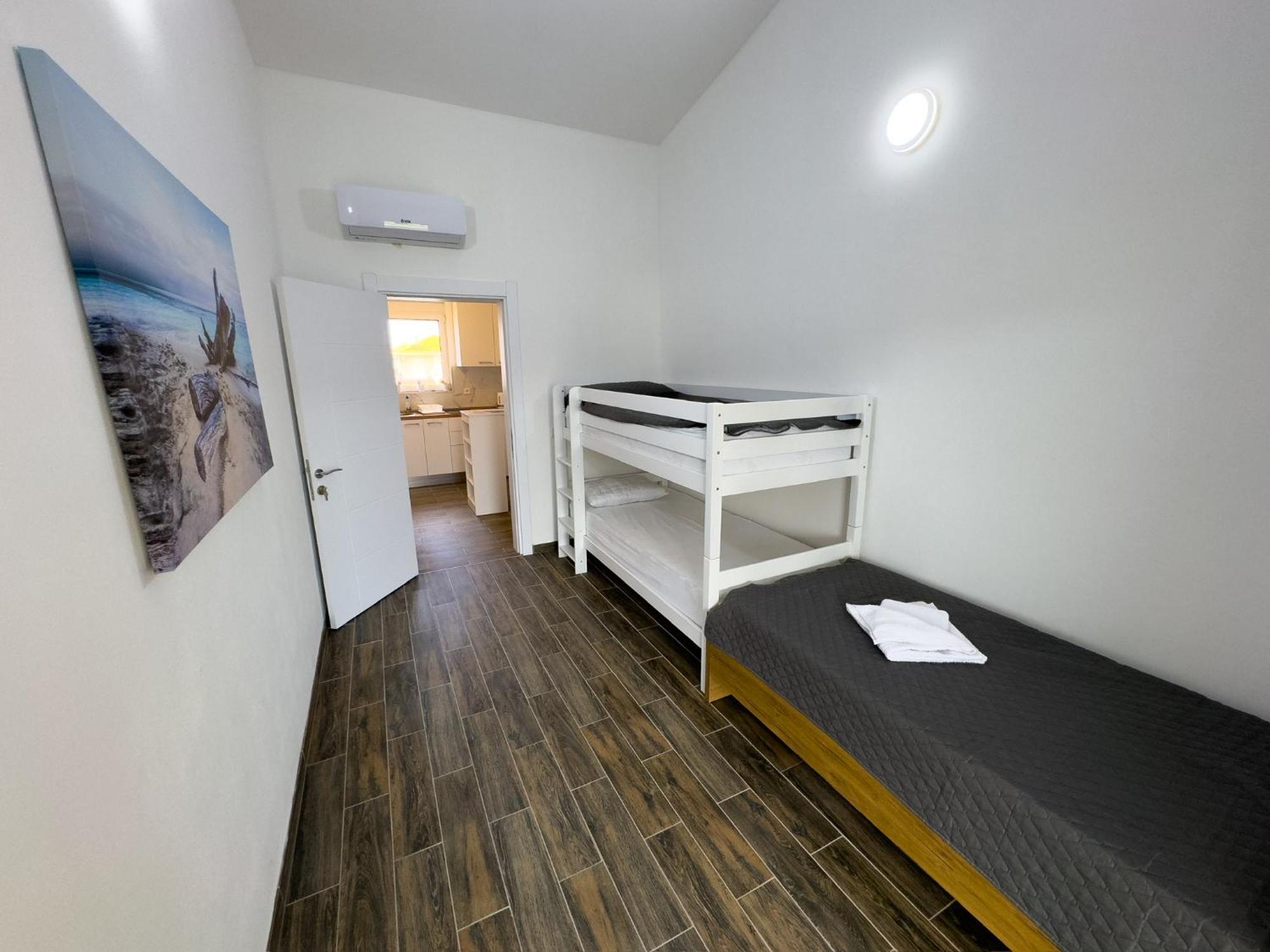 Adla Apartmani Улцин Екстериор снимка