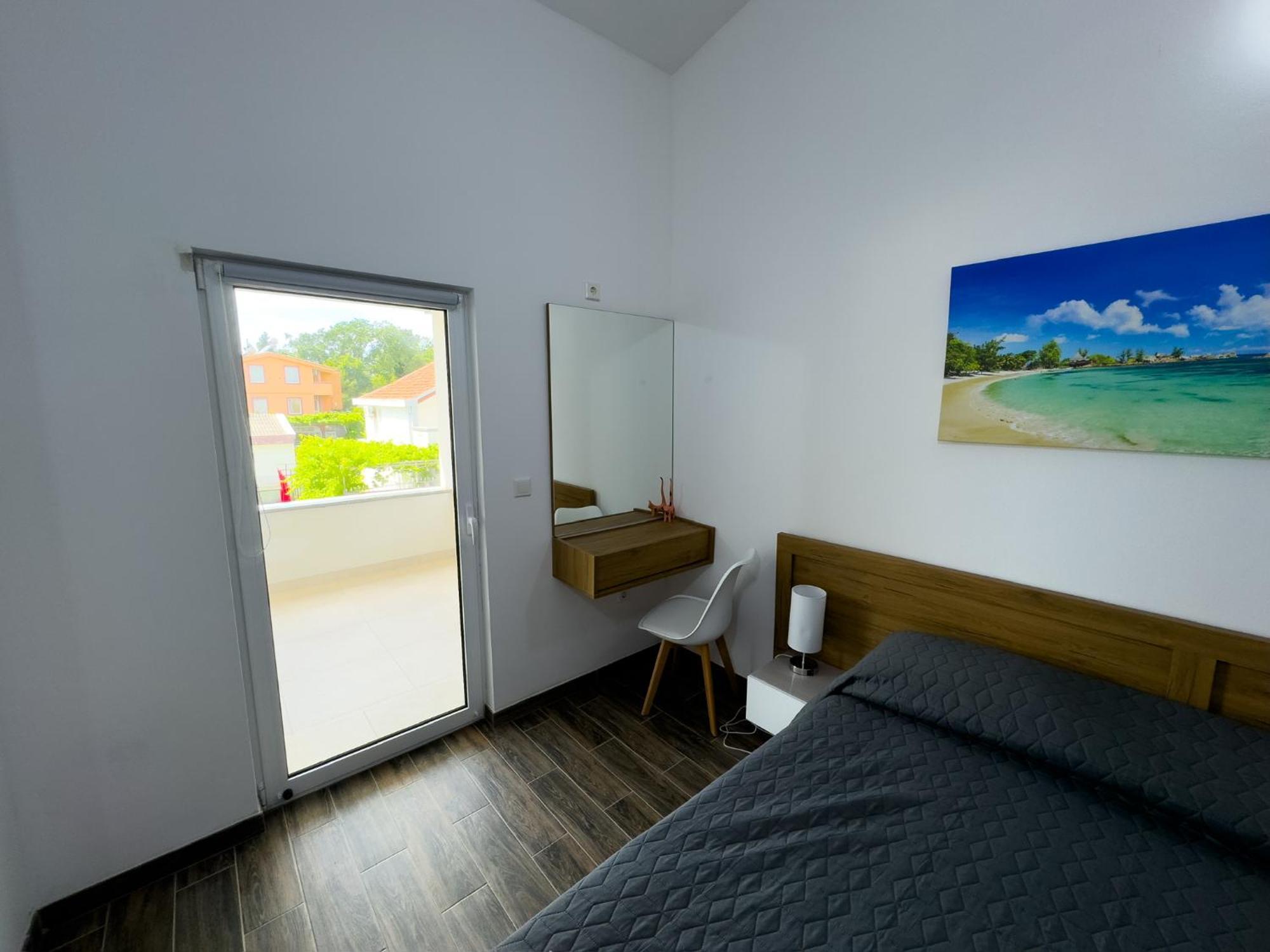Adla Apartmani Улцин Екстериор снимка