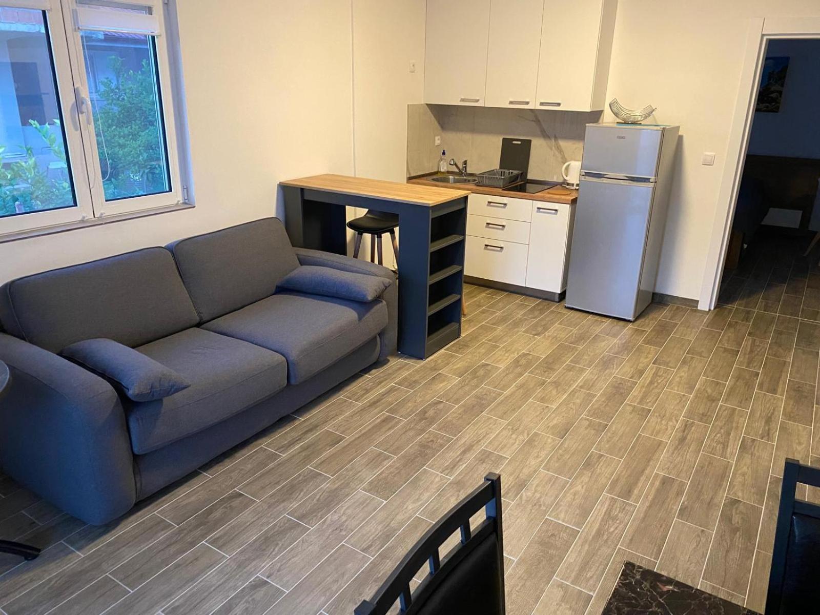 Adla Apartmani Улцин Екстериор снимка