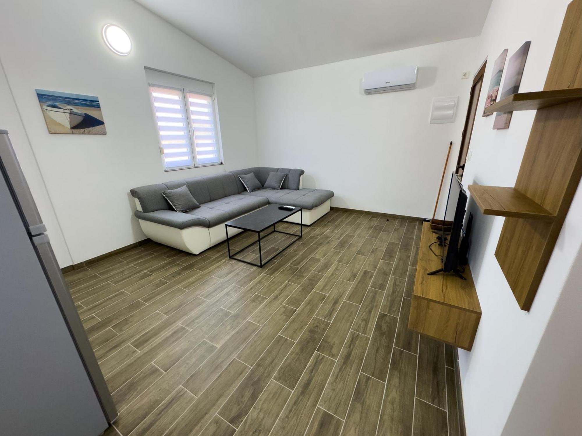 Adla Apartmani Улцин Екстериор снимка