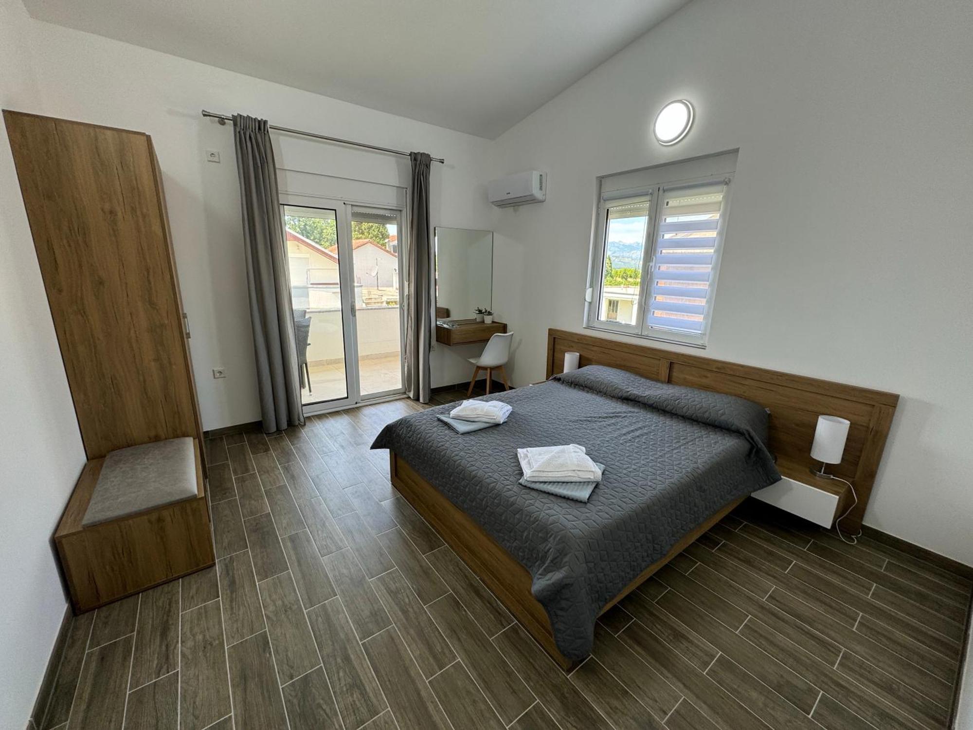 Adla Apartmani Улцин Екстериор снимка